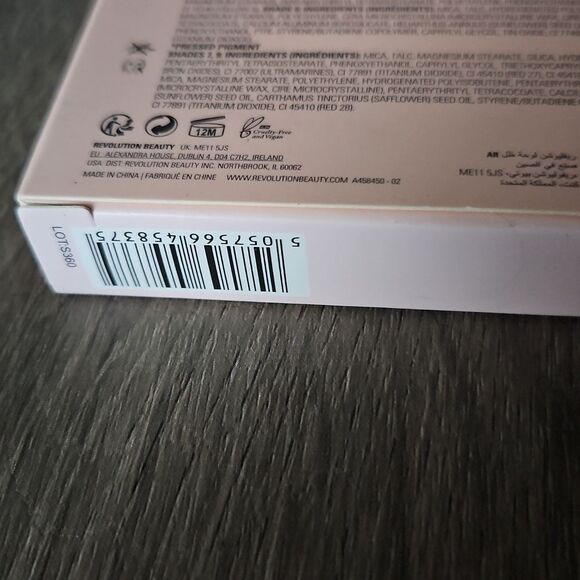 Revolution X Friends Chandler Eyeshadow Palette NEW IN BOX - Picture 8 of 10